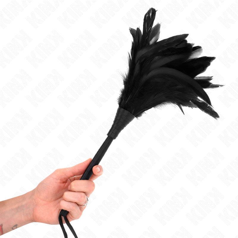 KINK - PLUMAS DE POLLO CON CUERNO NEGRO DE 36 CM