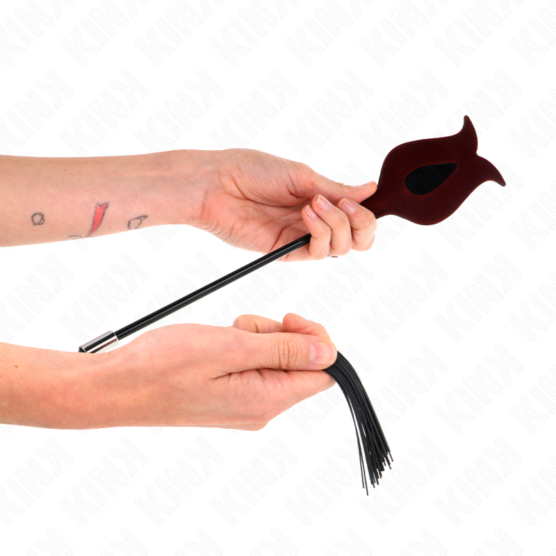 KINK - Fouet à pompon in silicone form rose 45 cm