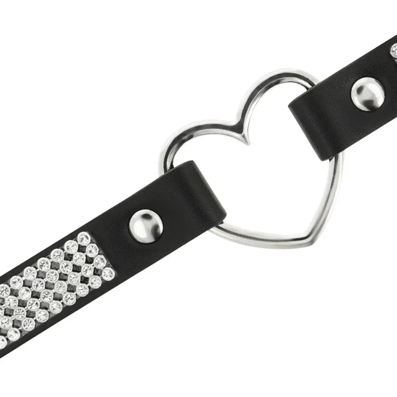 Coquette Chic Desire – Ras de Cou en Cuir Vegan avec Coeur