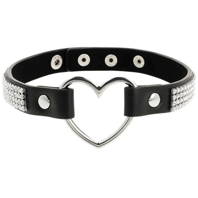 Coquette Chic Desire – Ras de Cou en Cuir Vegan avec Coeur