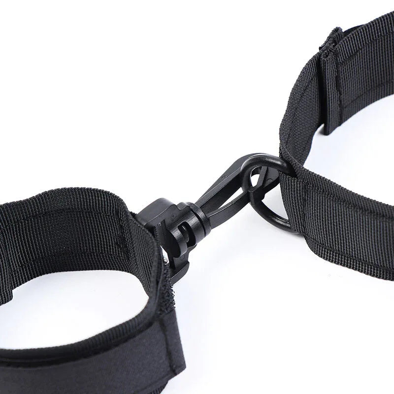 Ohmama Fetish – Menottes et Collier en Nylon