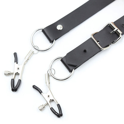 OHMAMA FETISH - PINZAS PARA CLÍTORIS CON CORREAS PARA LAS PIERNAS