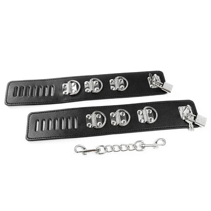 Ohmama Fetish – Retenues de Chevilles de Style Hasp