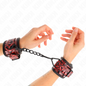 KINK - REPOSAMUÑECAS CON PATRÓN DE DIAMANTES ROJO OSCURO AJUSTABLE 17-26 CM X 5,5 CM