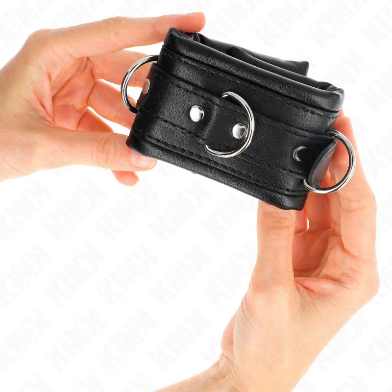 Kink – Appui Poignets Lourds Doublés de Fourrure Noire Réglables 20 30 cm X 6 cm