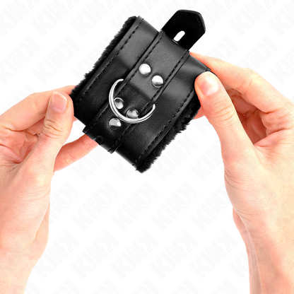 KINK - APPUI-POIGNETS DOUBLÉS DE FOURRURE AVEC TROUS CARRÉS NOIR ET CEINTURE NOIRE RÉGLABLE 17-29 CM