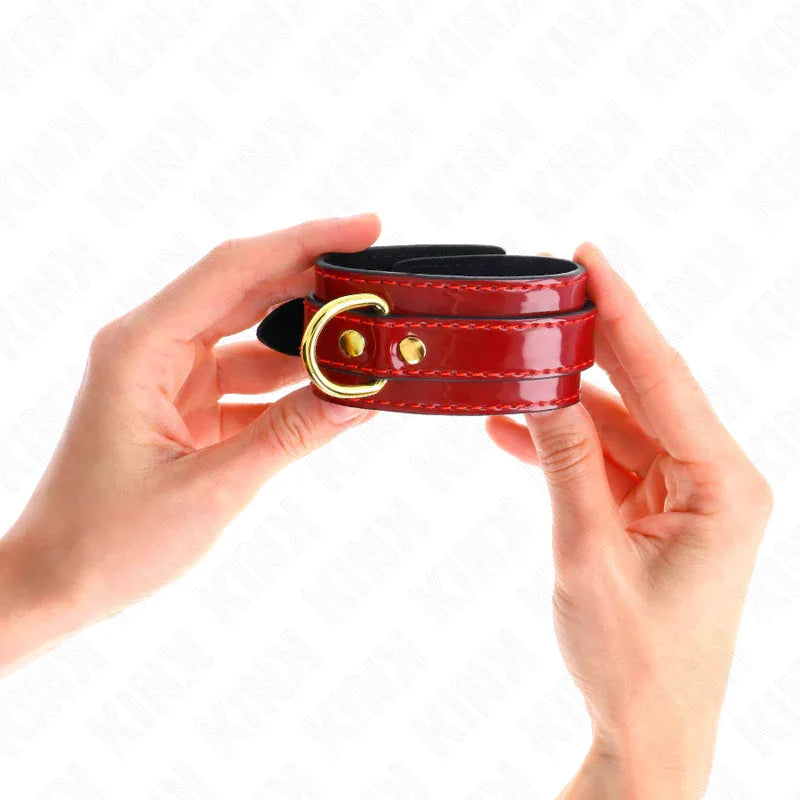 Kink – Poignets Joanna Angel Rouge Ajustables avec Chaîne Or 16,5 26 cm X 4 cm