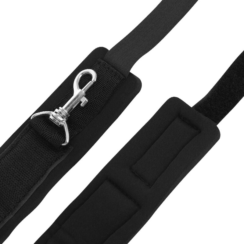 DARKNESS - BONDAGE PORTE MENOTTES