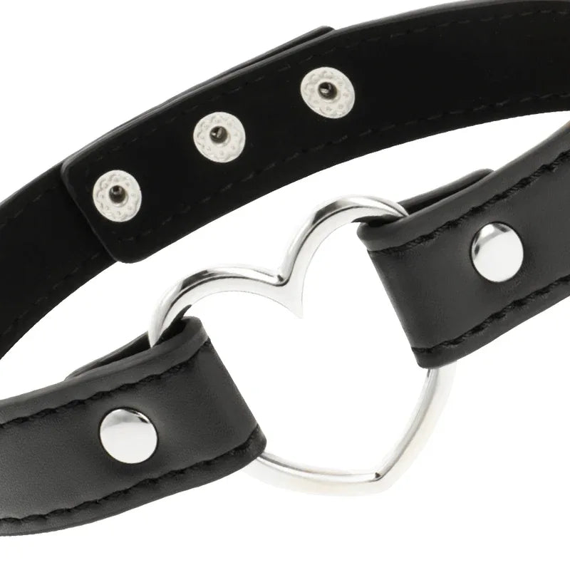 Coquette Chic Desire – Collier Cuir Vegan Femme Accessoire Coeur