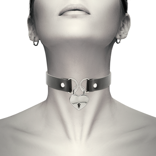 COQUETTE CHIC DESIRE - NECKLACE IN VEGAN LEATHER AVEC ACCESSOIRE COEUR AVEC CL?